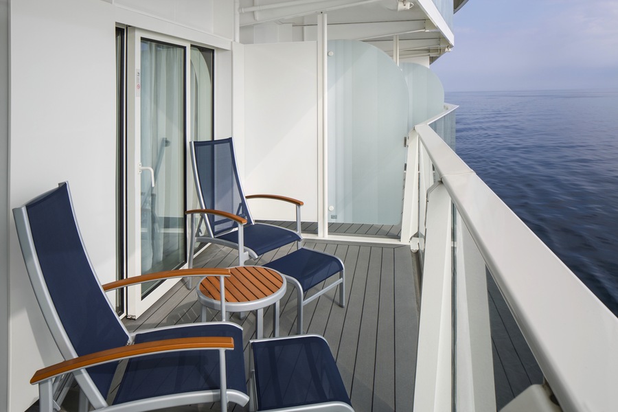 RCI Harmony of the Seas, Junior Suite 0.jpg